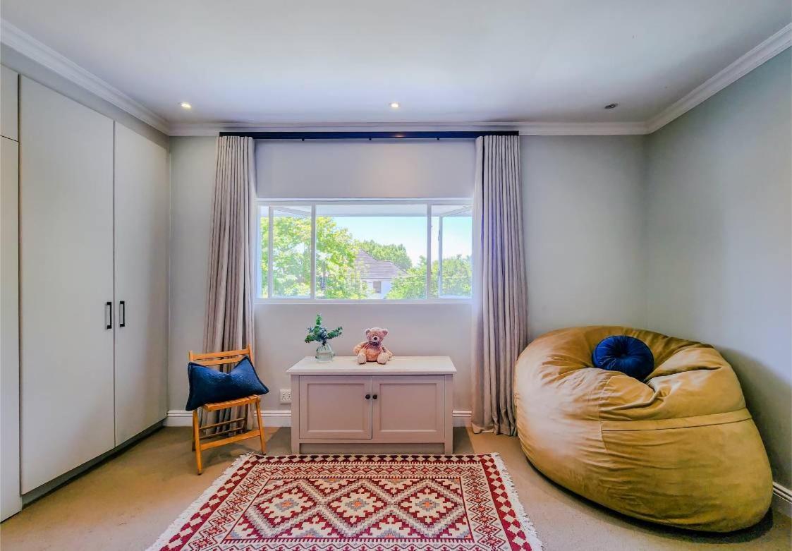 Lavenham 5 Bedroom, Rondebosch *